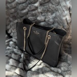 Kate Spade - Jordyn Large Chain Handle Tote
Black w/ gold chain handles